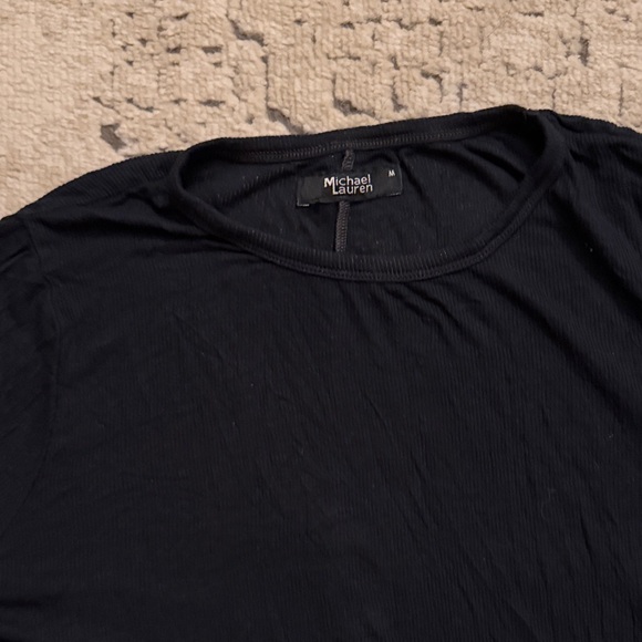 Michael Stars Women’s Black Fitter Crewneck Super Soft Shirt - Picture 2 of 3